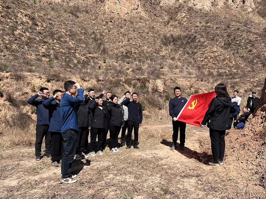 市產(chǎn)投集團開展義務植樹活動(圖3)