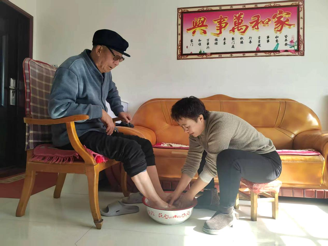 中共平?jīng)鍪谢A(chǔ)產(chǎn)業(yè)投資集團(tuán)有限公司委員會(huì)關(guān)于對(duì)2024年度“產(chǎn)投榜樣”進(jìn)行公示的公告(圖5)