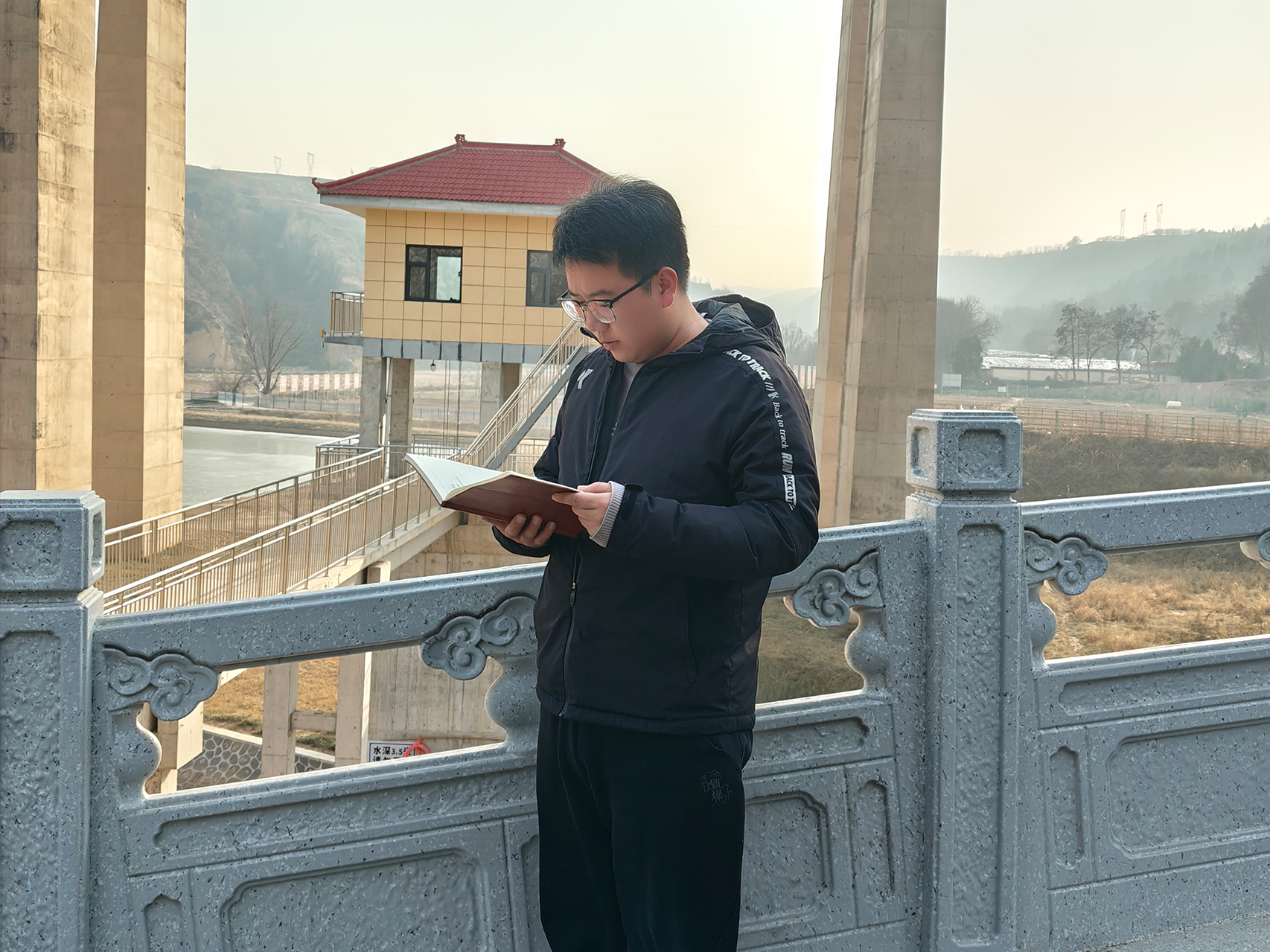 學習先進 致敬榜樣——5人獲評集團公司2024年度“產(chǎn)投榜樣”(圖2)