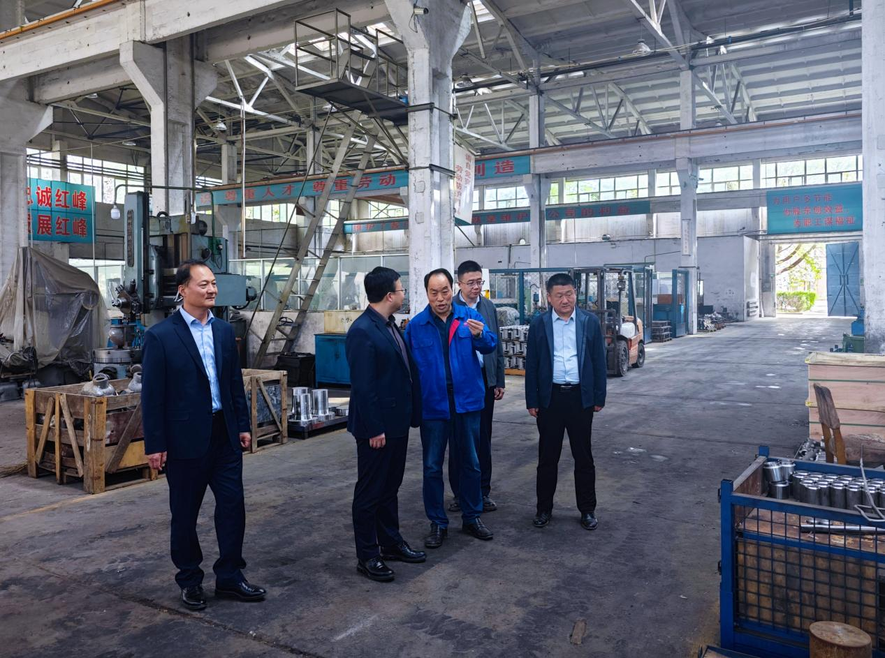 市產(chǎn)投集團赴紅峰、虹光考察學(xué)習(xí)(圖2)