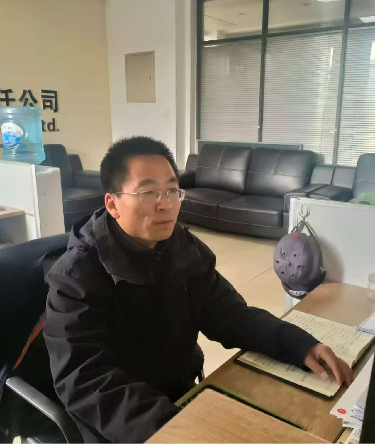 中共平?jīng)鍪谢A(chǔ)產(chǎn)業(yè)投資集團有限公司委員會關(guān)于對2025年度“產(chǎn)投榜樣”進行公示的公告(圖2) 中共平?jīng)鍪谢A(chǔ)產(chǎn)業(yè)投資集團有限公司委員會關(guān)于對2025年度“產(chǎn)投榜樣”進行公示的公告(圖2)